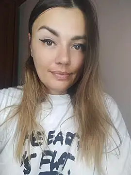 KrissSexi stripchat live cam model
