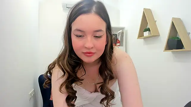 WishToBloom stripchat live cam model