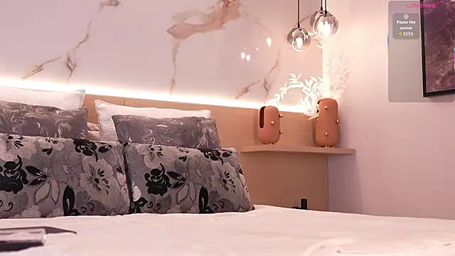 IvyEllis stripchat live cam model