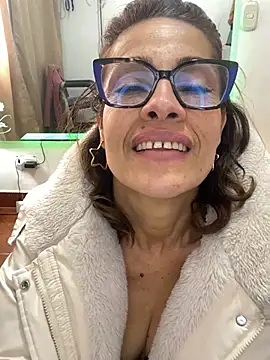 Goddess-Love- stripchat live cam model