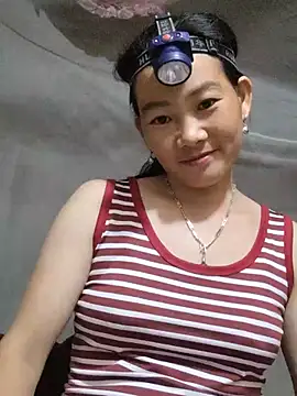 gio-thu stripchat live cam model