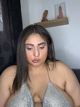 Selenee23 stripchat live cam model