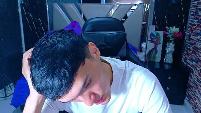 Aron_Darkx stripchat live cam model