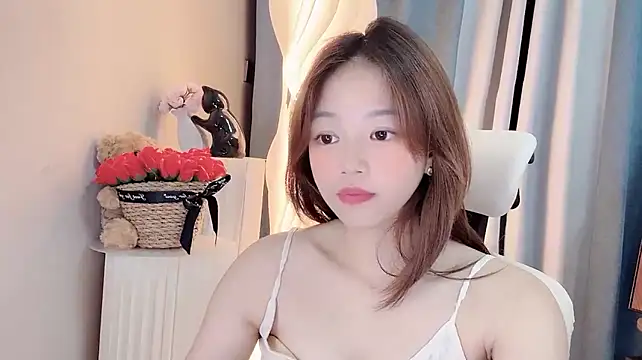 Yany520 stripchat live cam model