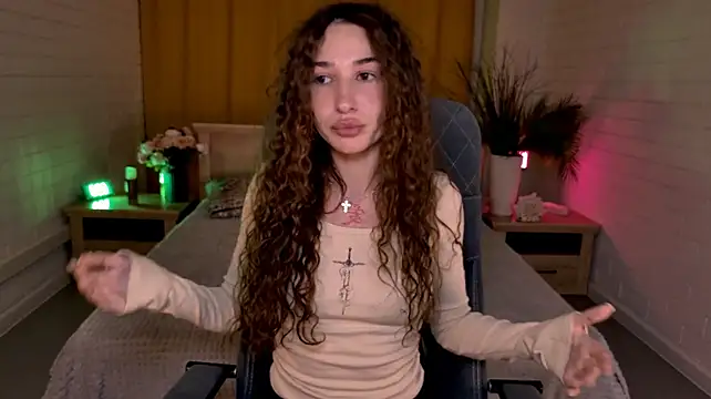 AsterBlom stripchat live cam model