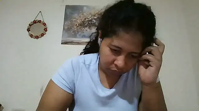 Dreambody- stripchat live cam model