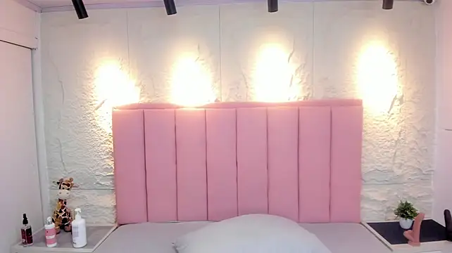 MIA_JONS2 stripchat live cam model
