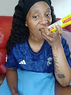 Lucy_Blacksilk stripchat live cam model