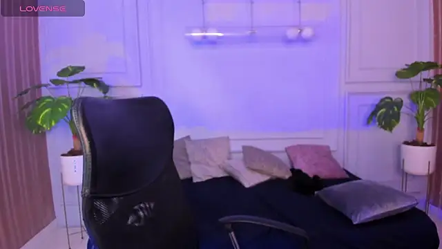 Naia_Bellemont stripchat live cam model