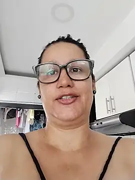 keilymadam stripchat live cam model