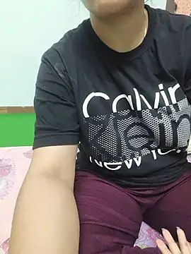 pallvi123 stripchat live cam model