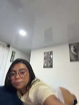 Juanitaaaapatino stripchat live cam model