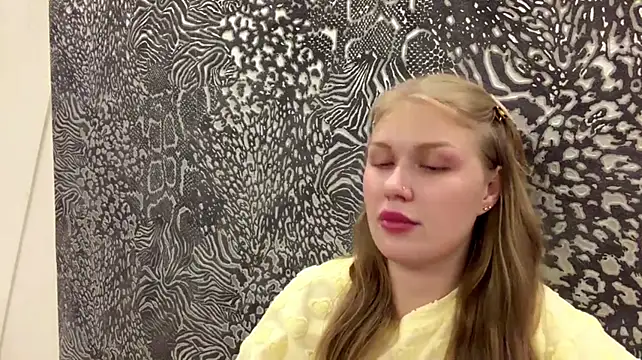 sorrelwood stripchat live cam model
