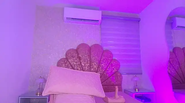 vale_arias stripchat live cam model