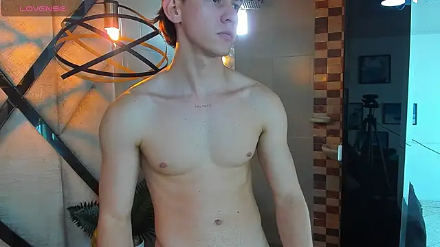 Matteo222_ stripchat live cam model