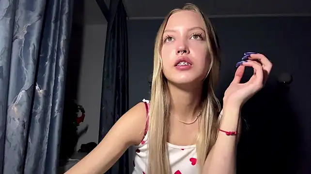 PilarShultz stripchat live cam model