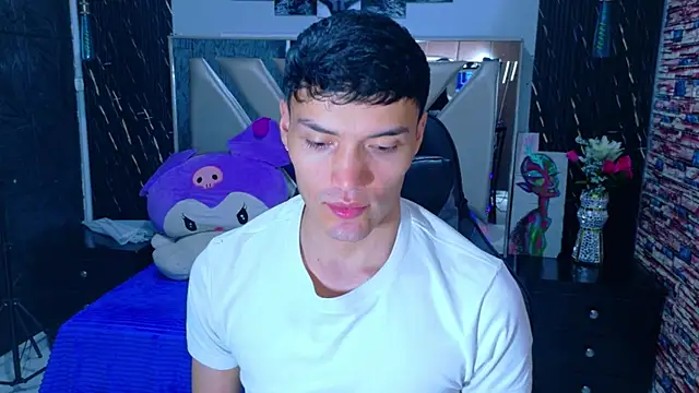 Aron_Darkx stripchat live cam model