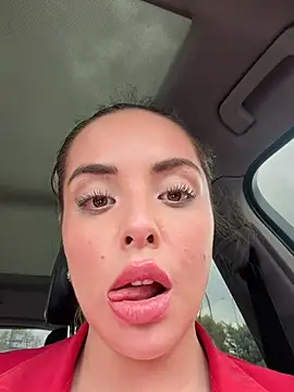 Alirawrz stripchat live cam model