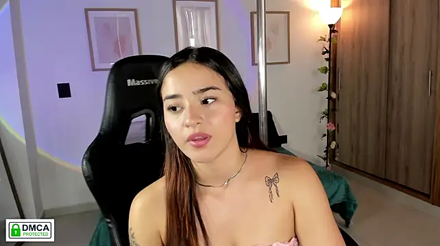 Veronica_isaza__ stripchat live cam model
