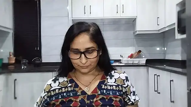 Indiankushy stripchat live cam model