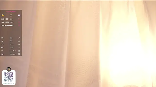 JanineFlosi stripchat live cam model