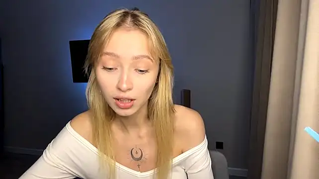 ClonedAge stripchat live cam model
