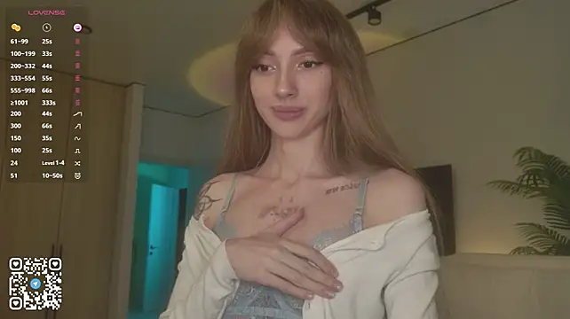 Lunainnk stripchat live cam model