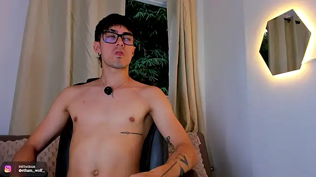 etham_wolf1 stripchat live cam model