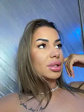 KirstieVegas stripchat live cam model