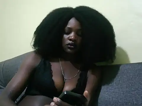 naughty_renny stripchat live cam model