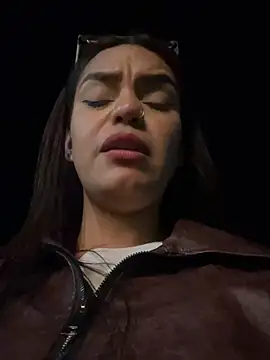 Sara-77 stripchat live cam model