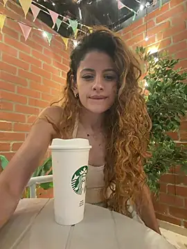 alana15 stripchat live cam model