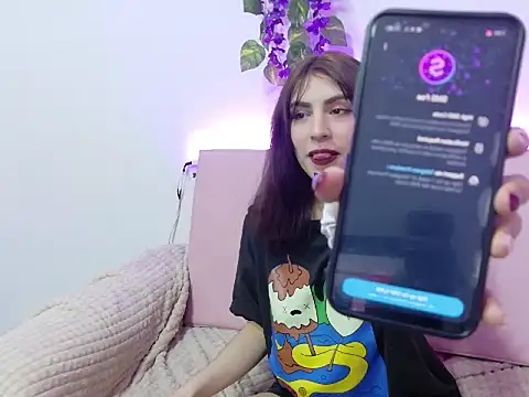 Ashlyvaldes stripchat live cam model