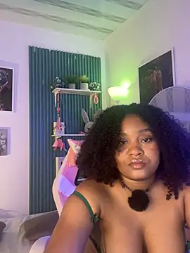 OhrianaGibs stripchat live cam model