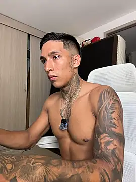 sendfer stripchat live cam model