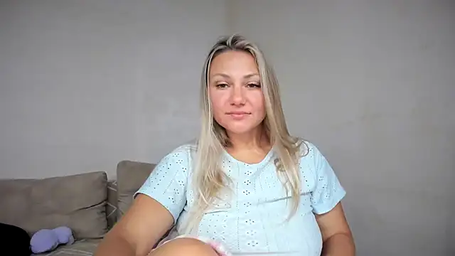 MonicaSweettty stripchat live cam model