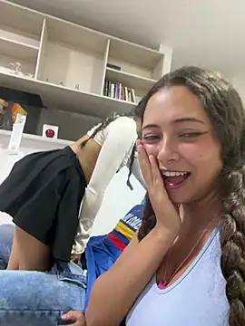 seraphine23 stripchat live cam model