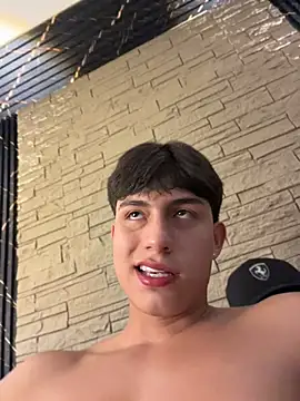 Lander_Cruz stripchat live cam model