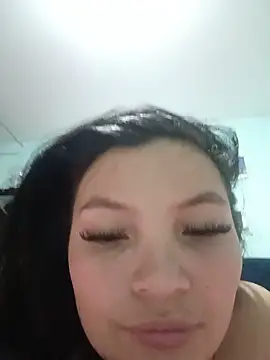 Mami_Latin stripchat live cam model