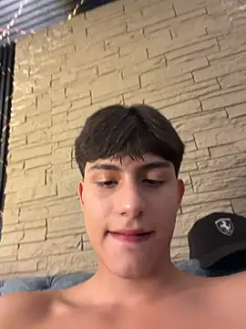 Lander_Cruz stripchat live cam model