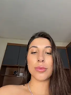 Carolini09 stripchat live cam model