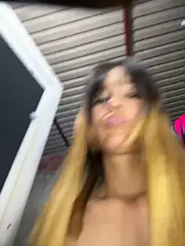 cherryvv2302 stripchat live cam model