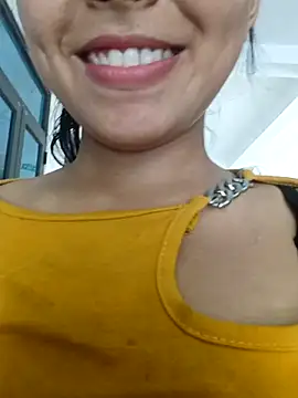 hoahoa99 stripchat live cam model