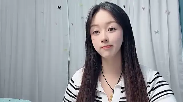 xiaomei1122 stripchat live cam model