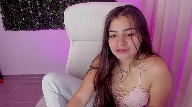 Brunnettee_1 stripchat live cam model