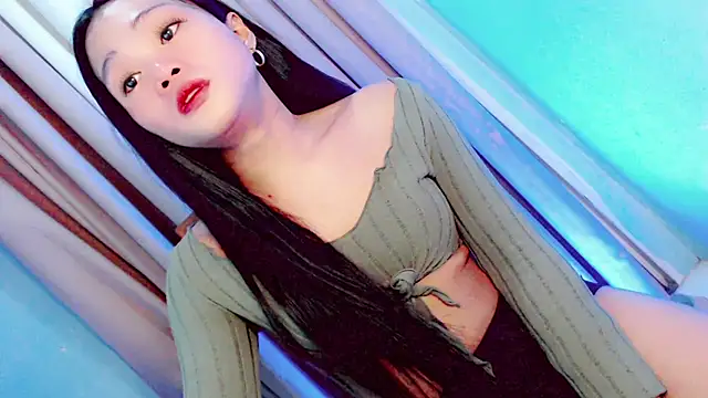 Amomentoflust202 stripchat live cam model