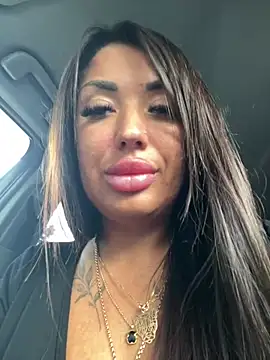 RuslanaXX stripchat live cam model