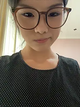 yanzi520 stripchat live cam model