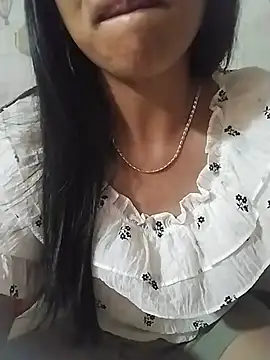 Helen-nn stripchat live cam model