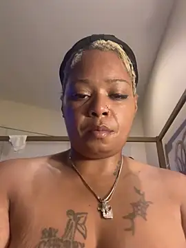 BIGCUMSHOW35 stripchat live cam model